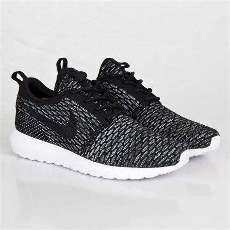 nike roshe run flyknit herren weiß|Nike Flyknit Roshe run sale.